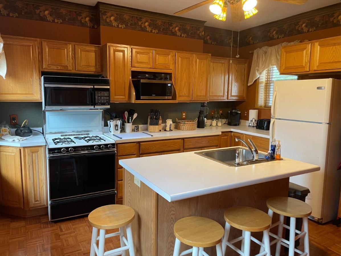South Broadway Manor B&B - Near Fallingwater, Ohiopyle State Park, Hiking & Biking Trails Gap Scottdale Bagian luar foto