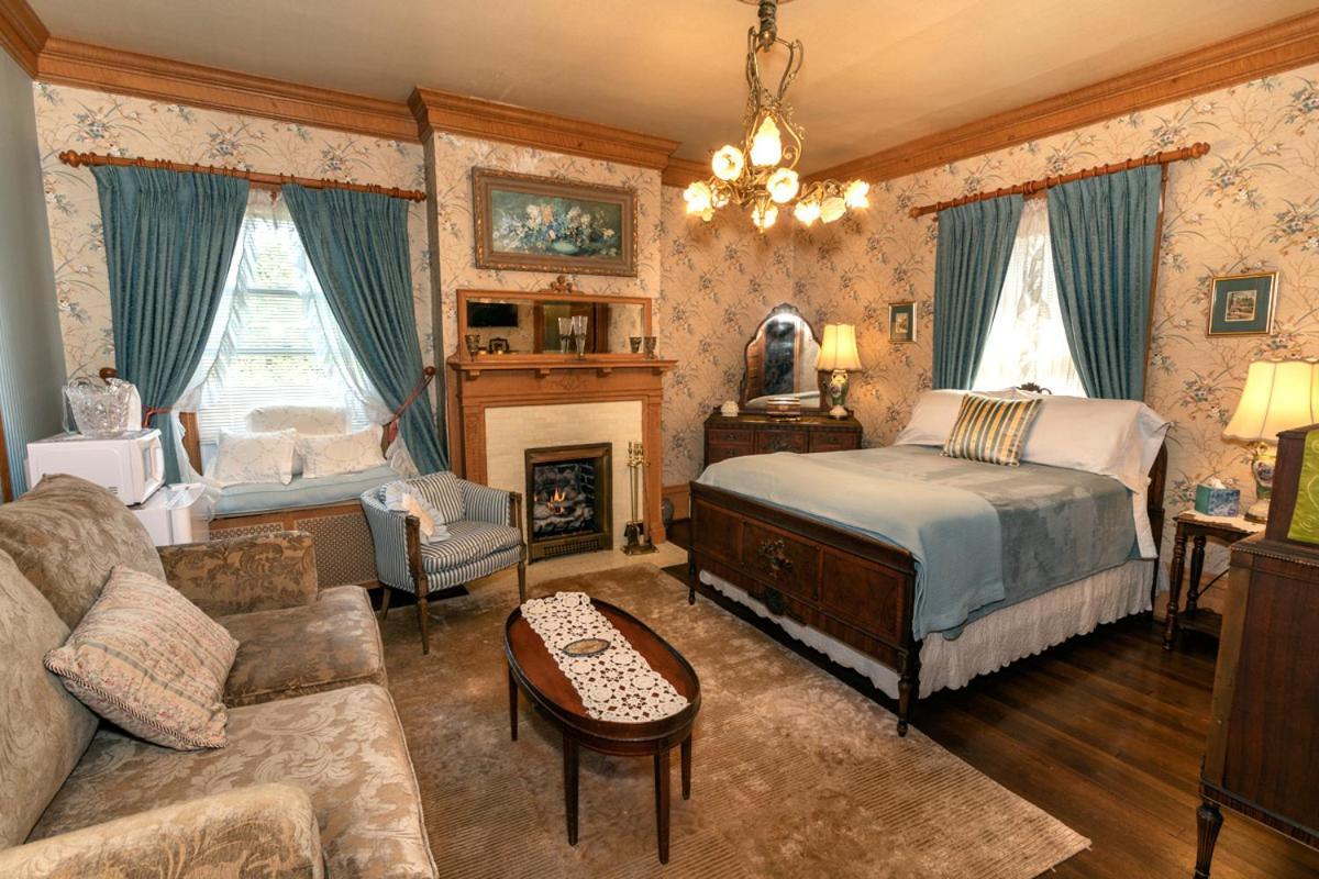 South Broadway Manor B&B - Near Fallingwater, Ohiopyle State Park, Hiking & Biking Trails Gap Scottdale Bagian luar foto