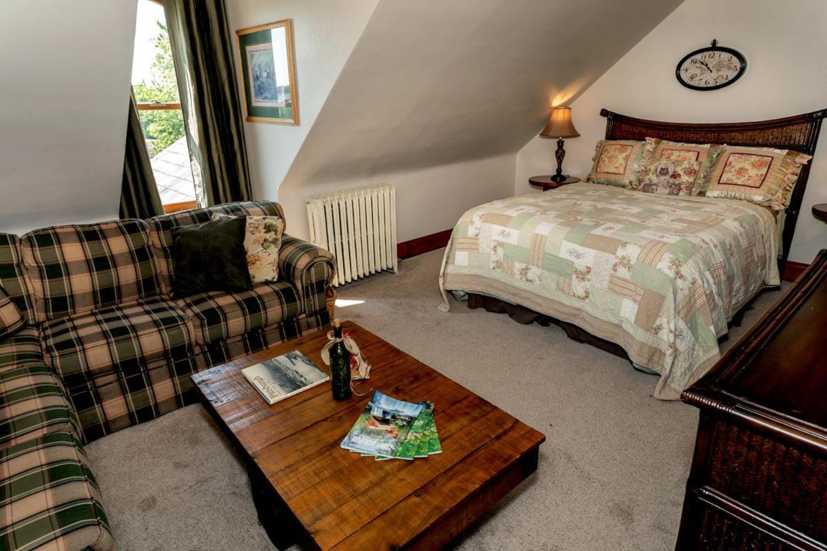 South Broadway Manor B&B - Near Fallingwater, Ohiopyle State Park, Hiking & Biking Trails Gap Scottdale Bagian luar foto
