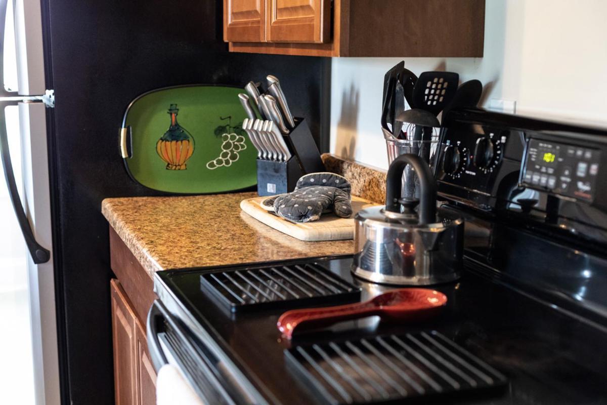 South Broadway Manor B&B - Near Fallingwater, Ohiopyle State Park, Hiking & Biking Trails Gap Scottdale Bagian luar foto
