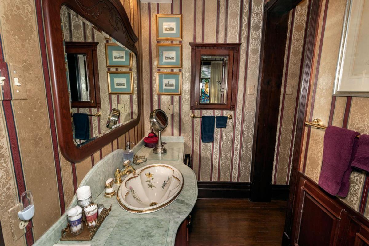 South Broadway Manor B&B - Near Fallingwater, Ohiopyle State Park, Hiking & Biking Trails Gap Scottdale Bagian luar foto