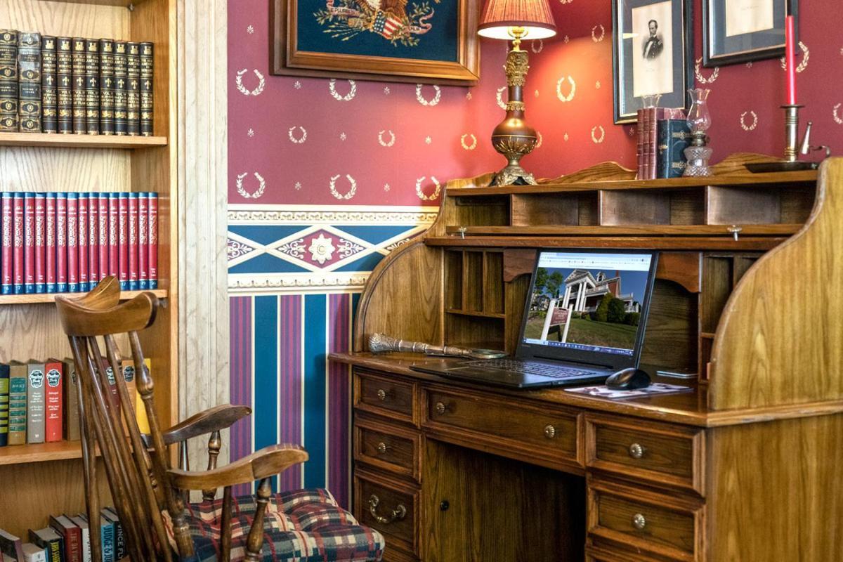 South Broadway Manor B&B - Near Fallingwater, Ohiopyle State Park, Hiking & Biking Trails Gap Scottdale Bagian luar foto